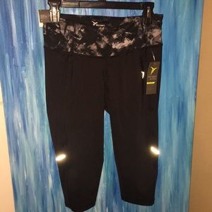 NEW with Tags!  Old Navy Dry Fit work out leggings